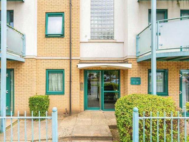 Apartment for rent in Lane, Greater London