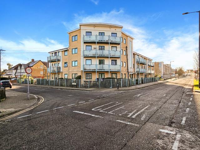 Apartment for rent in Lane, Greater London