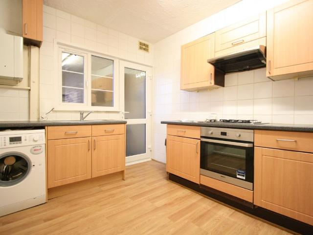 Apartment for rent in Lane, Greater London