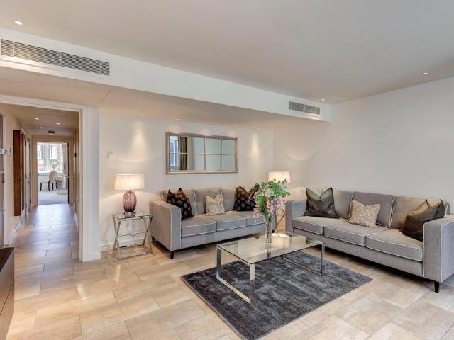 Apartment for rent in South Kensington, Greater London