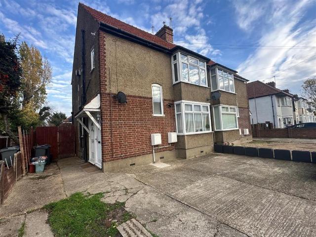Apartment for rent in London Borough of Hounslow, Greater London