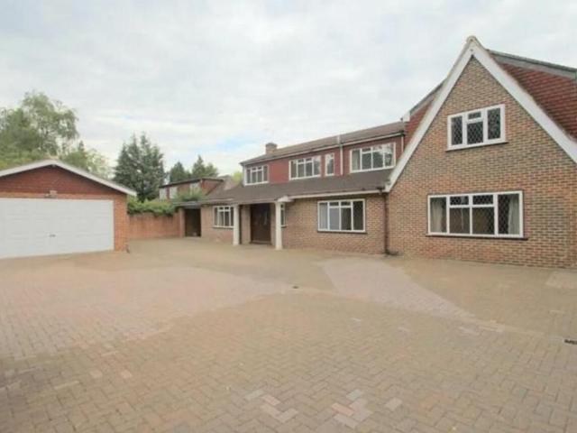 House for rent in Spital, Windsor