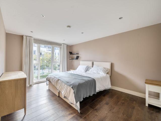 Apartment for rent in Imperial Wharf, Greater London