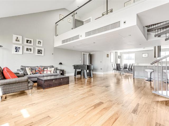 Apartment for rent in Sands End, Greater London