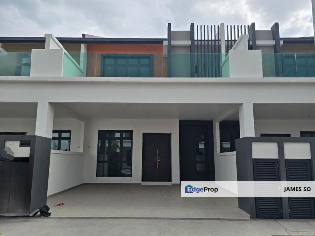 House for sale in Malaka
