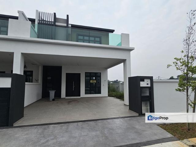 House for sale in Malaka
