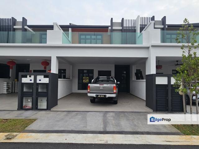 House for sale in Malaka
