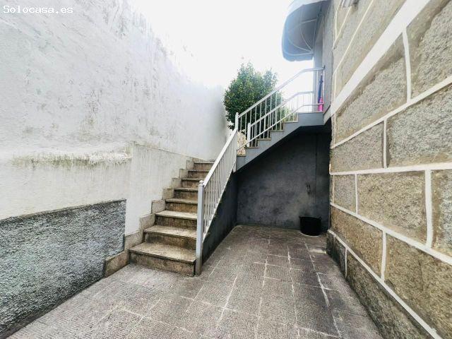 Casa en venta en As Lagoas, Ourense