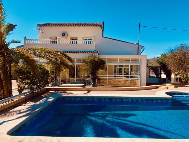 Casa en venta en El Cantón, Oriental