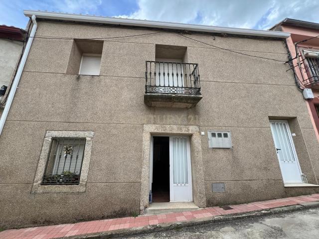 Casa en venta en Madroñera, Extremadura