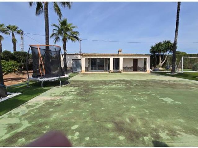 Casa en venta en Algorós, el Baix Vinalopó
