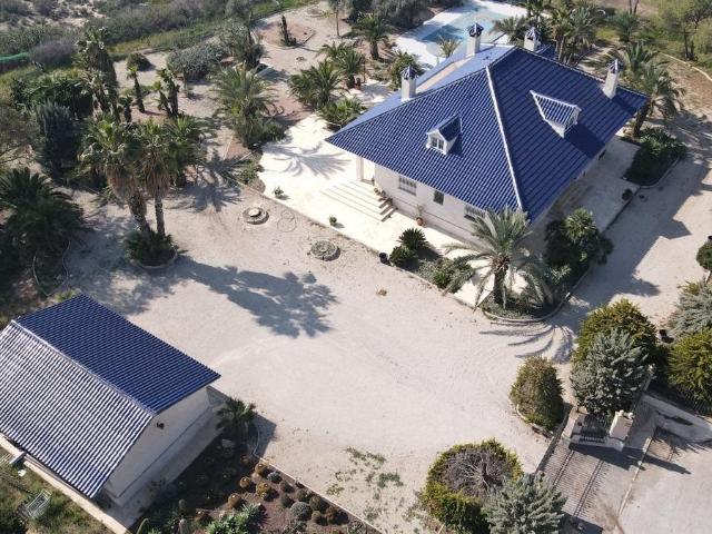 Casa en venta en Algorós, el Baix Vinalopó