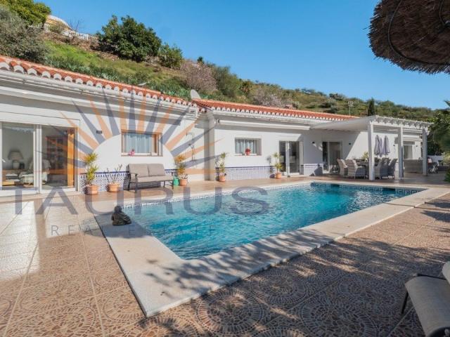 Casa en venta en La Axarquía, Andalucía