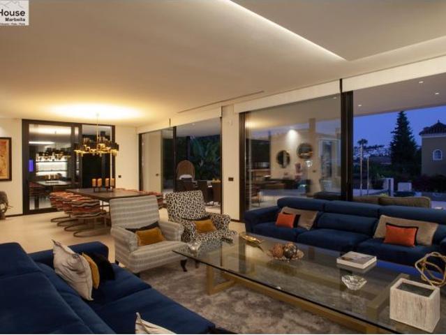 Casa en venta en Nueva Andalucía, Costa del Sol Occidental
