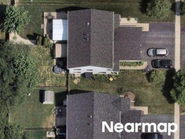 House for sale in Mchenry, Illinois