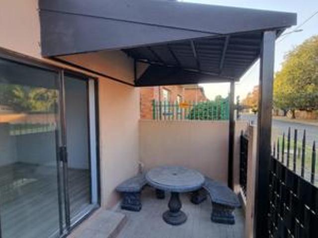 Townhouse for rent in Springs, Gauteng