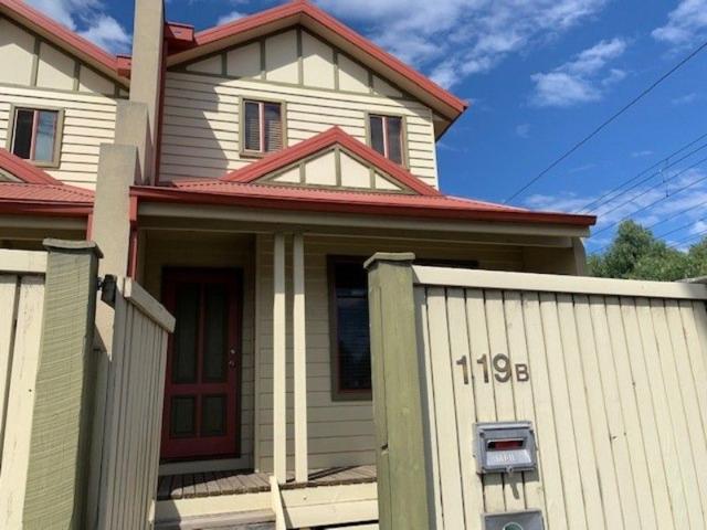 Townhouse for rent in Yarraville, Victoria