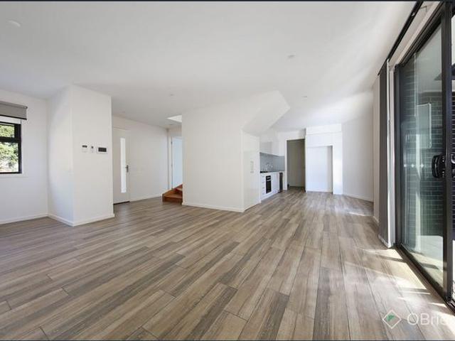 Townhouse for rent in Camerons Creek, Victoria