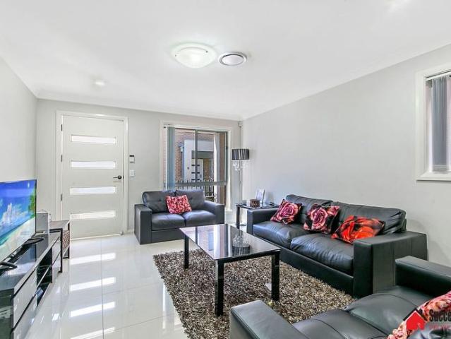 Townhouse for rent in Sydney, New South Wales