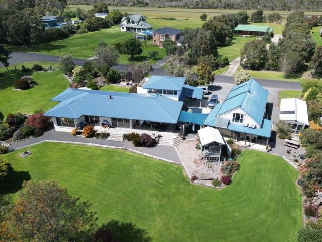 House for sale in Marengo, Victoria