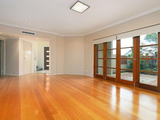 Townhouse for rent in South Perth, City of South Perth