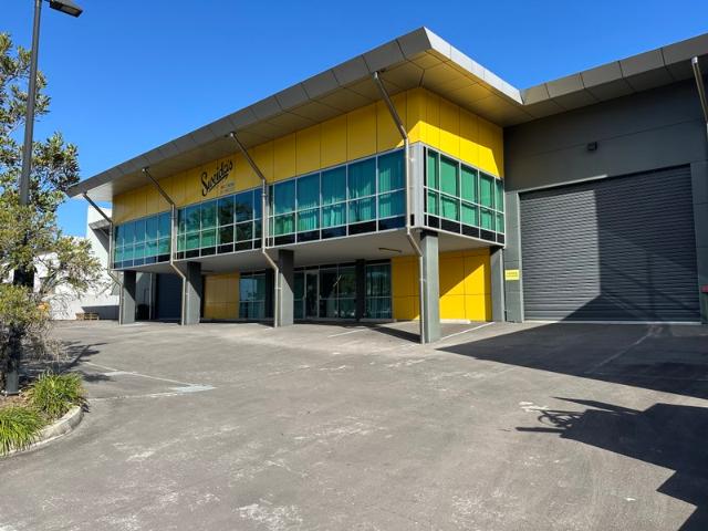 Warehouse for rent in Toombul, Queensland