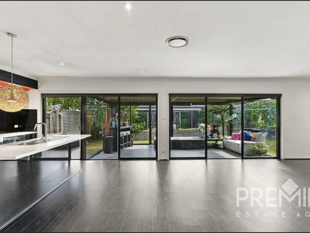 House for rent in Gledswood Hills, Sydney