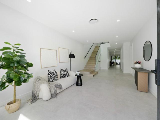 Duplex for rent in Sydney, New South Wales