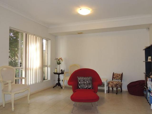 Townhouse for rent in Sydney, New South Wales