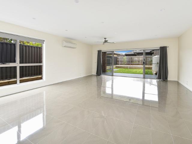Townhouse for rent in Airport West, Melbourne