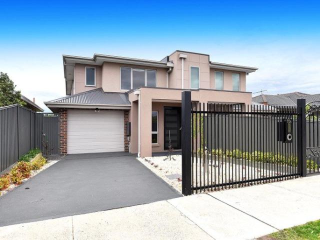 Townhouse for rent in Airport West, Melbourne