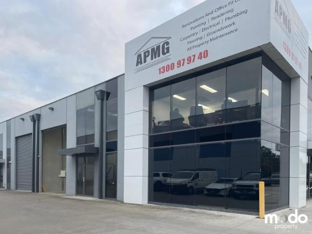Warehouse for rent in Chirnside Park, Melbourne