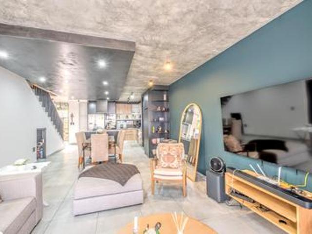 Townhouse for rent in Waterkloof, Gauteng