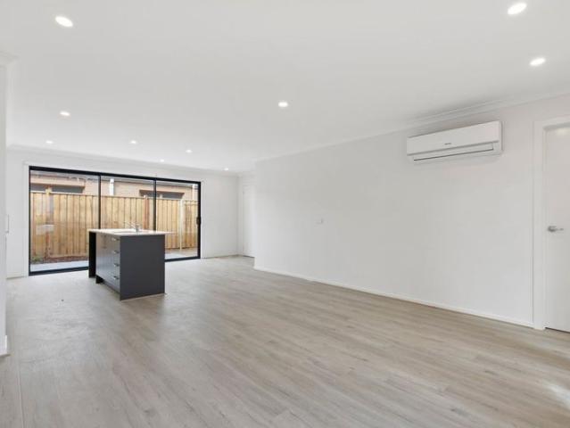Townhouse for rent in Camerons Creek, Victoria