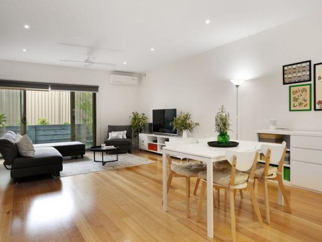 Townhouse for rent in Camerons Creek, Victoria