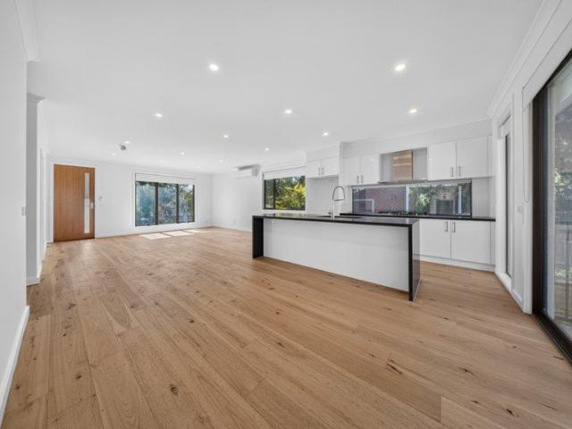 Townhouse for rent in Mount Waverley, Melbourne