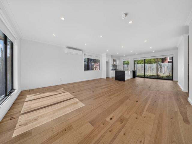 Townhouse for rent in Mount Waverley, Melbourne