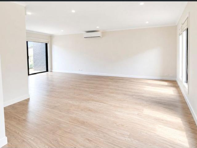 Apartment for rent in Waterhaven, Melbourne