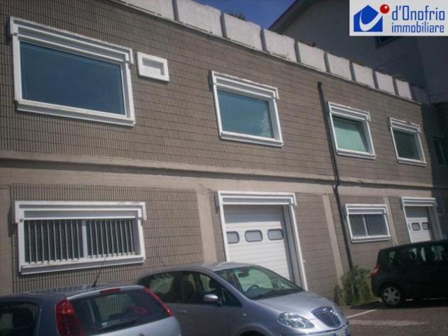 Locale Commerciale in vendita a Busso, Molise