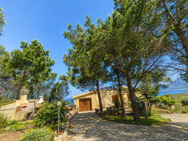 Casa in vendita a Custonaci, Sicilia