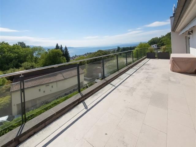 Attikawohnung kaufen in La Croix, Lutry, Waadt