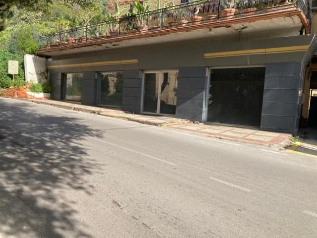 Locale Commerciale in affitto a Agrigento, Sicilia
