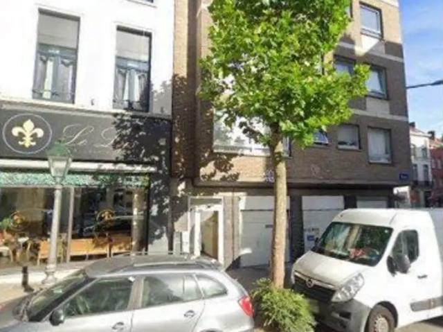 Garage vente à D'hoye, Bruxelles