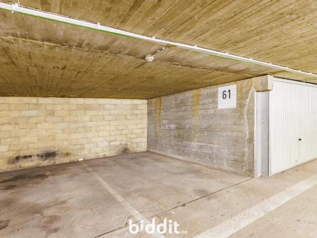 Garage vente à D'hoye, Bruxelles