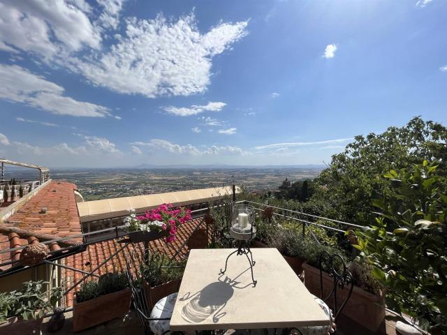 Casa in vendita a Cortona, Toscana