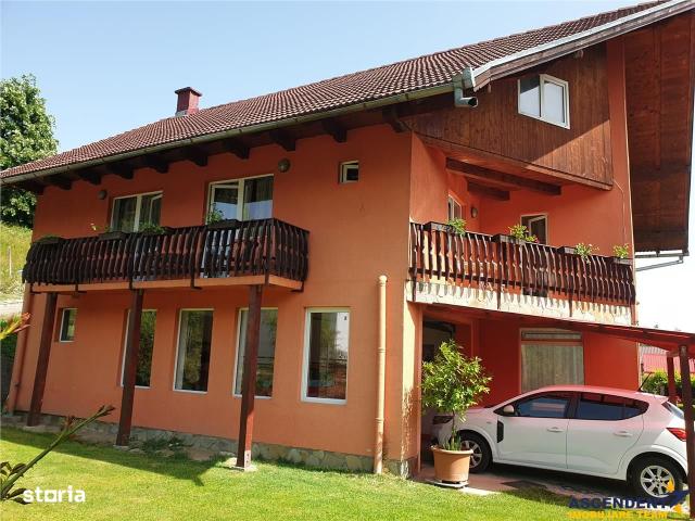 Casă vânzări în Moieciu De Jos