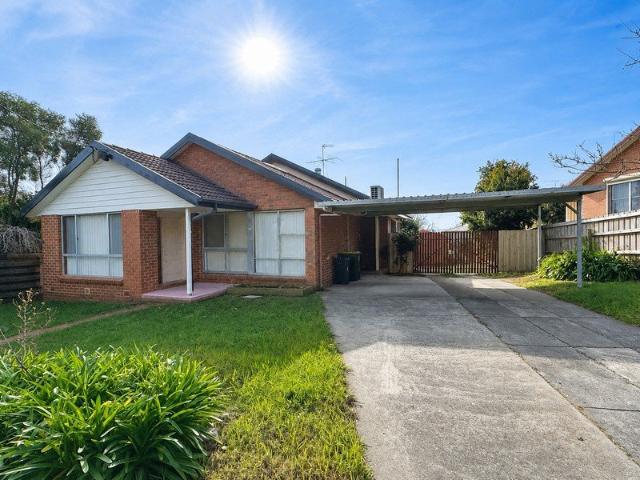 House for rent in Churchill, Victoria