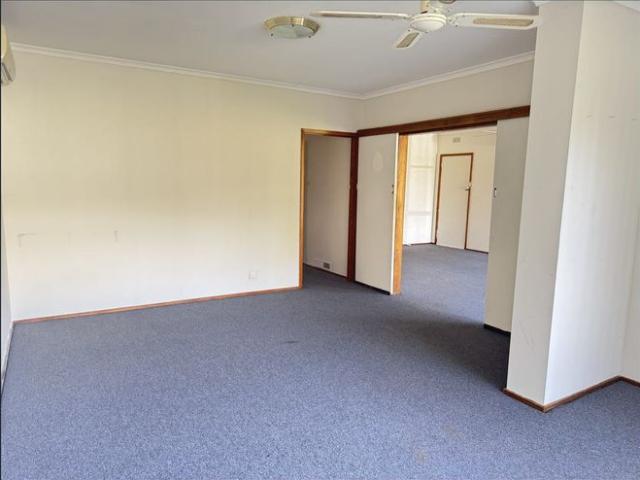 House for rent in Churchill, Victoria