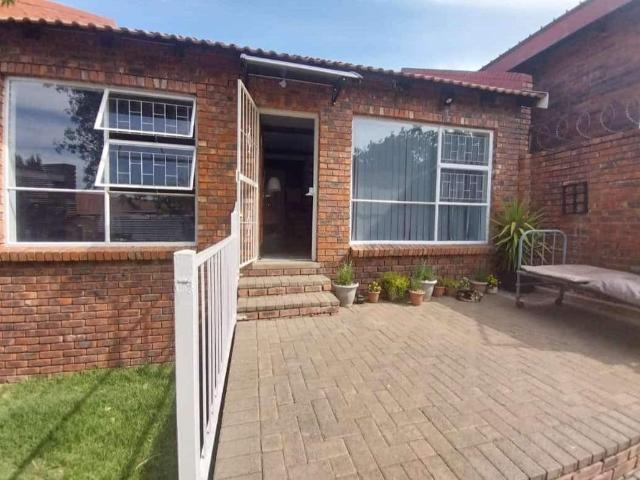 Townhouse for sale in Bloemfontein, Free State