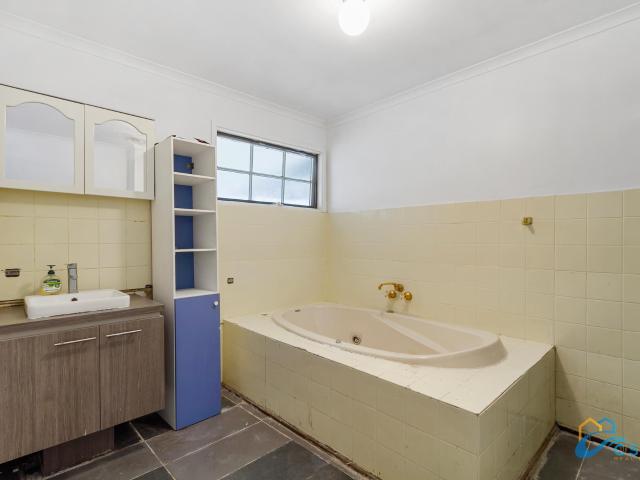 House for sale in Loch Sport, Victoria